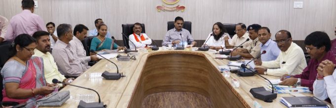 જો..જો..ઉનાળામાં કચ્છ તરસ્યુંના રહે.. જાણો પાણીની કટોકટી માટેની બેઠકમાં શું થઈ ચર્ચા…