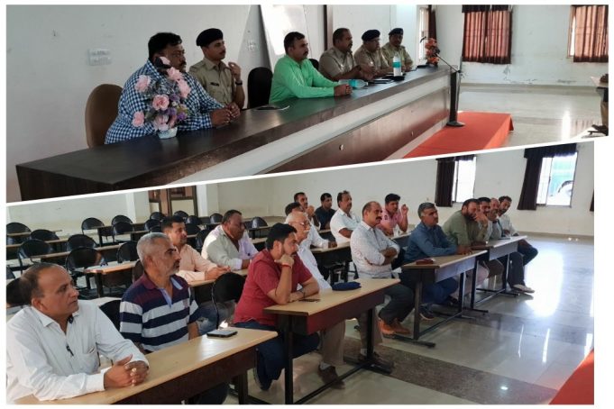 અંતે સોશીયલ વોરને ડામવા પશ્ર્ચિમ કચ્છ પોલિસ મેદાને શાંતી સમિતીની બેઠક મળી હવે આવા તત્વો સામે પાસાની કાર્યવાહી પણ થઇ શકે છે