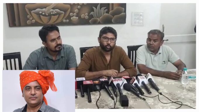 કચ્છ કોગ્રેસના આ નેતાને નારી સન્માનના પાઠ કોણ ભણાવશે ?