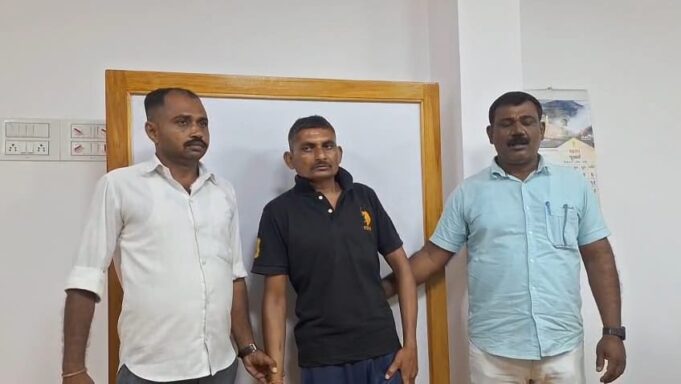 ચડ્ડી-બનિયાનધારી ગેંગનો કુખ્યાત સરદાર મુંદરા પોલીસે દબોચ્યો !