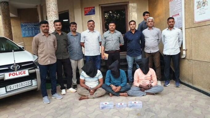 મુંદરા લૂંટમાં સામેલ વધુ ત્રણ આરોપી દિલધડક ઓપરેશનમાં ઝડપાયા !